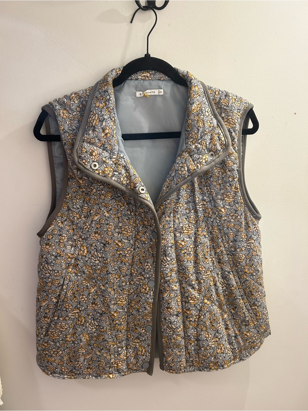 Quilted Floral Puffer Vest - Gray and Yellow size small